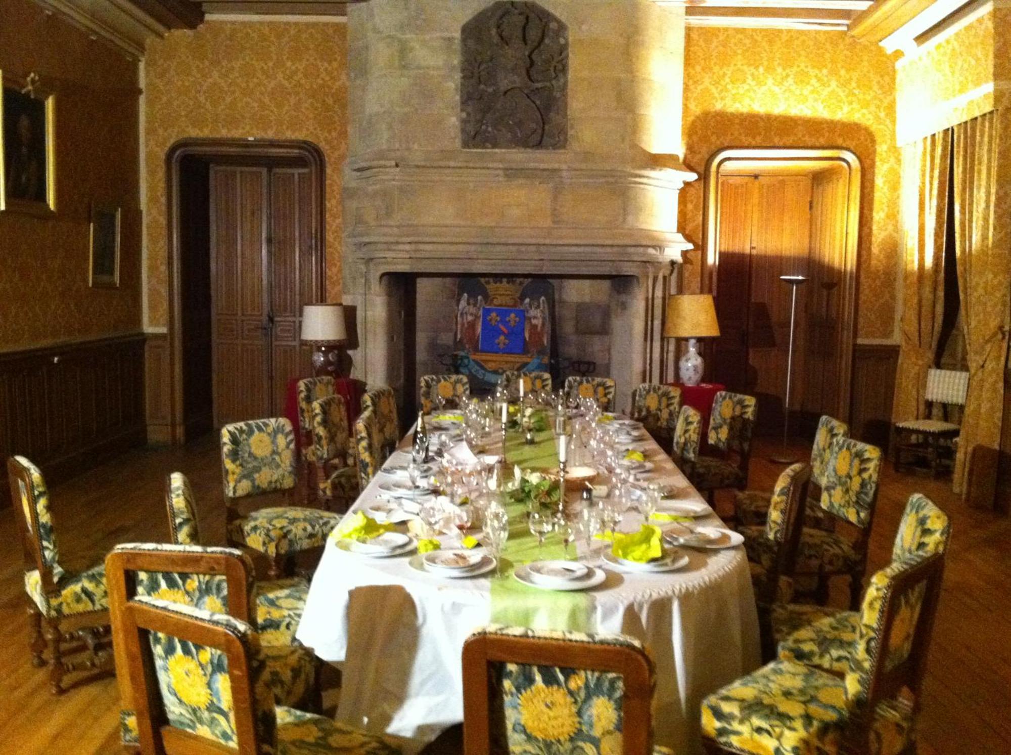 Chateau De Busset מראה חיצוני תמונה
